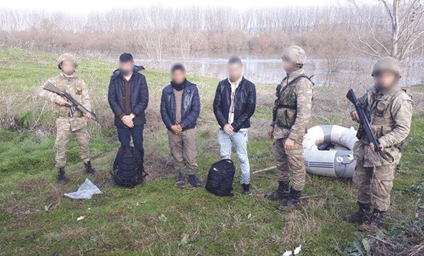 Ασχημη εξέλιξη: Τούρκοι στρατιώτες της 54ης ΤΑΞΠΖ συνέλαβαν «αριστερό τρομοκράτη» κοντά στο σημείο αιχμαλώτισης των δύο Ελλήνων…